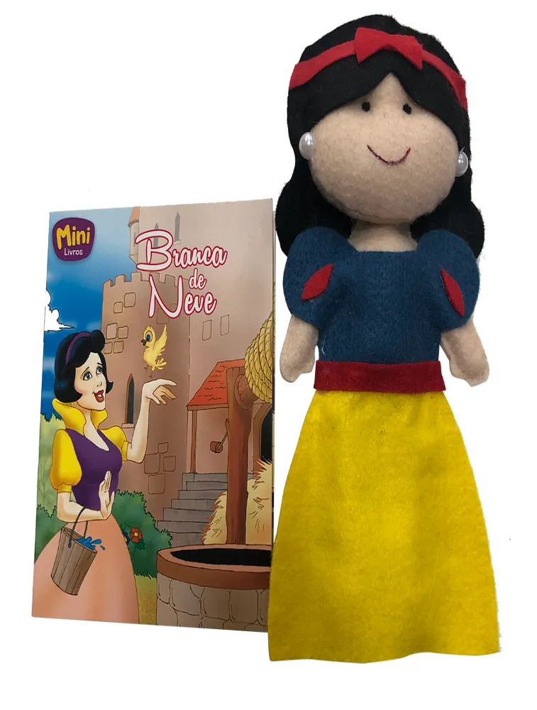 Bonequinha em Feltro com Livrinho