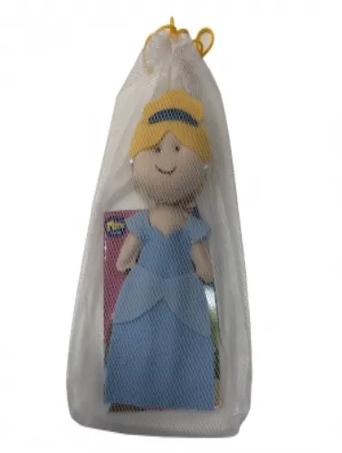 Bonequinha em Feltro com Livrinho