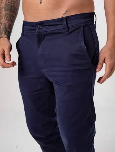 CALÇA SARJA CHINO AZUL MARINHO