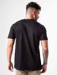 T SHIRT BÁSICA PRETA