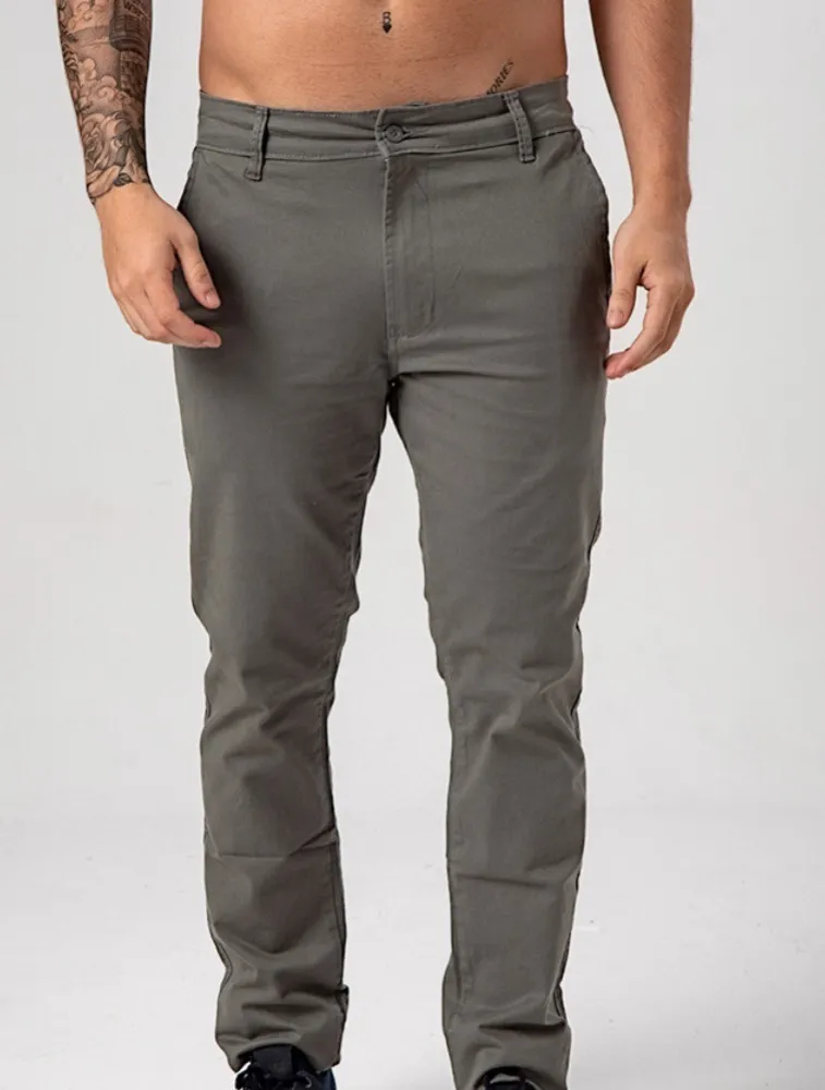 CALÇA SARJA CHINO CINZA