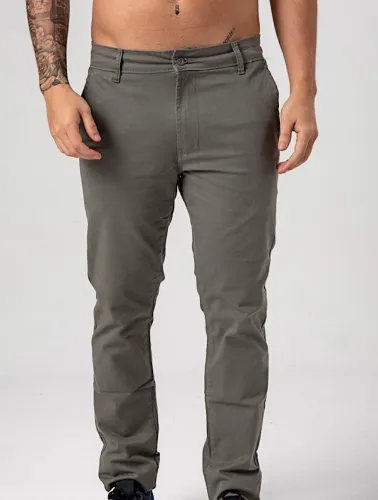 CALÇA SARJA CHINO CINZA