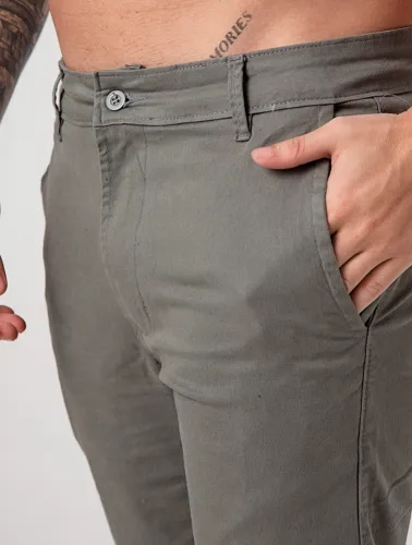 CALÇA SARJA CHINO CINZA