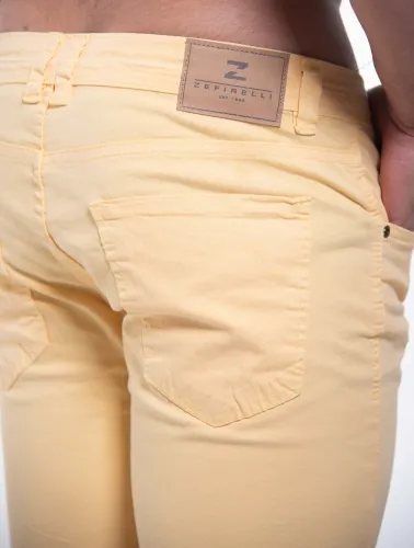 BERMUDA SARJA FIVE POCKET AMARELO